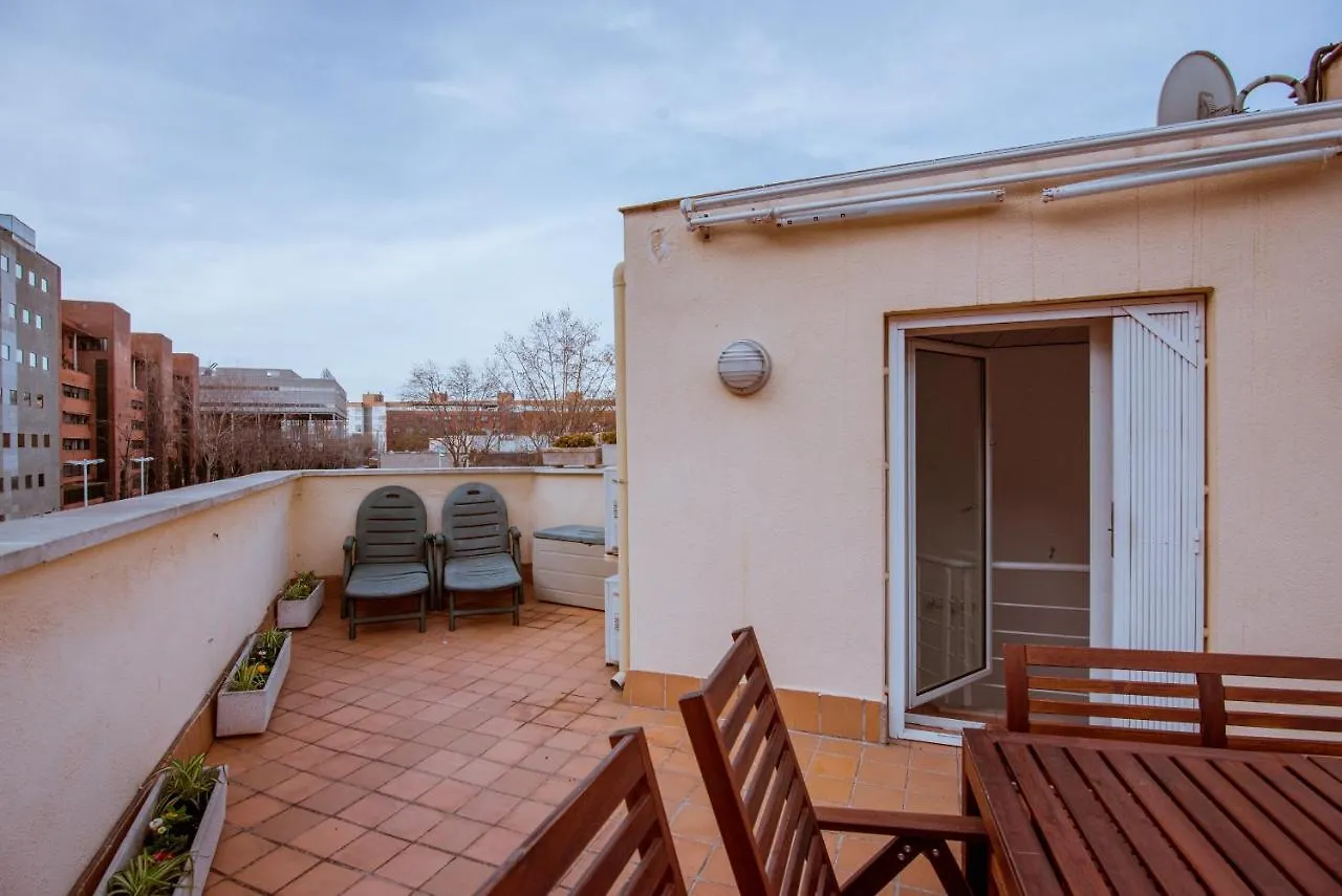 Two Bedroom Townhouse Within 10Min Walk From Beach Barcelona Apartment