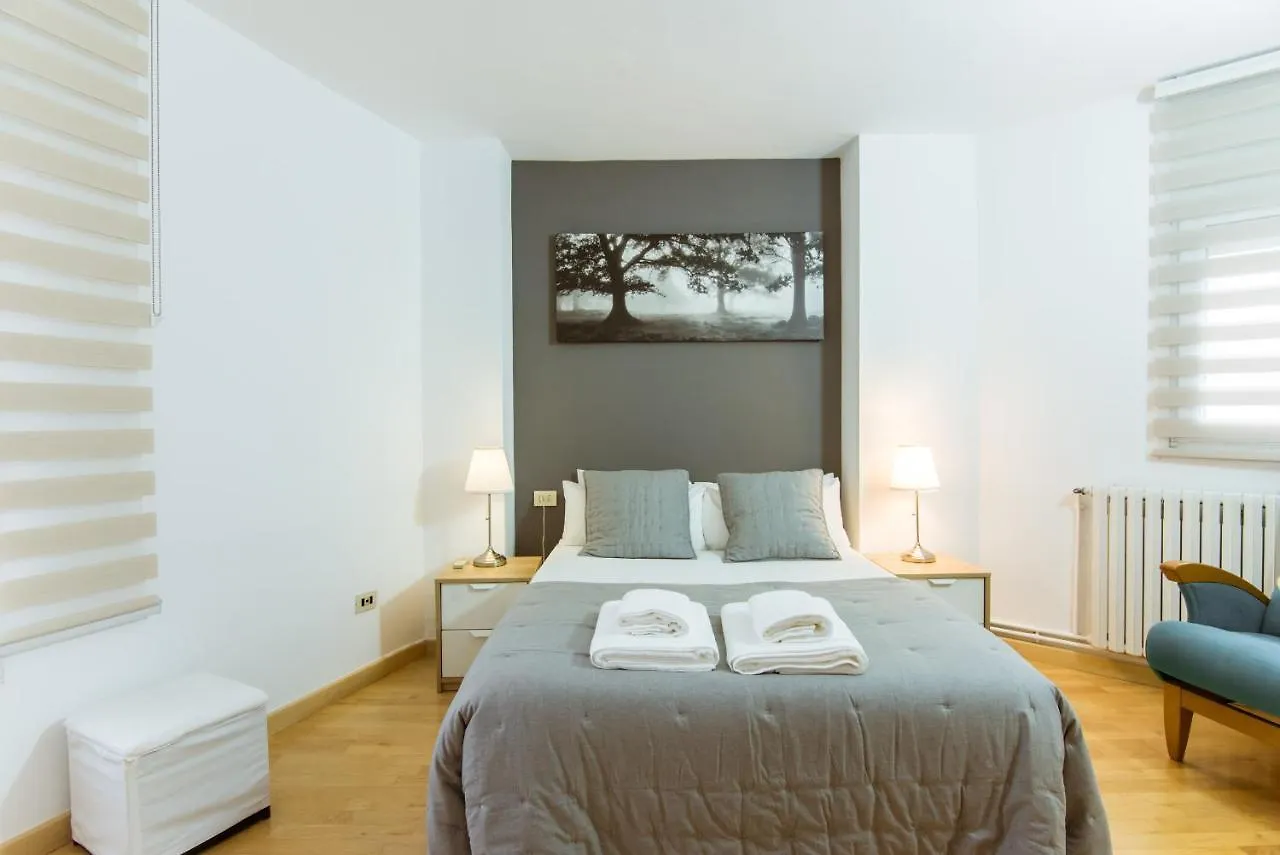 Apartamento Two Bedroom Townhouse Within 10Min Walk From Beach Barcelona España