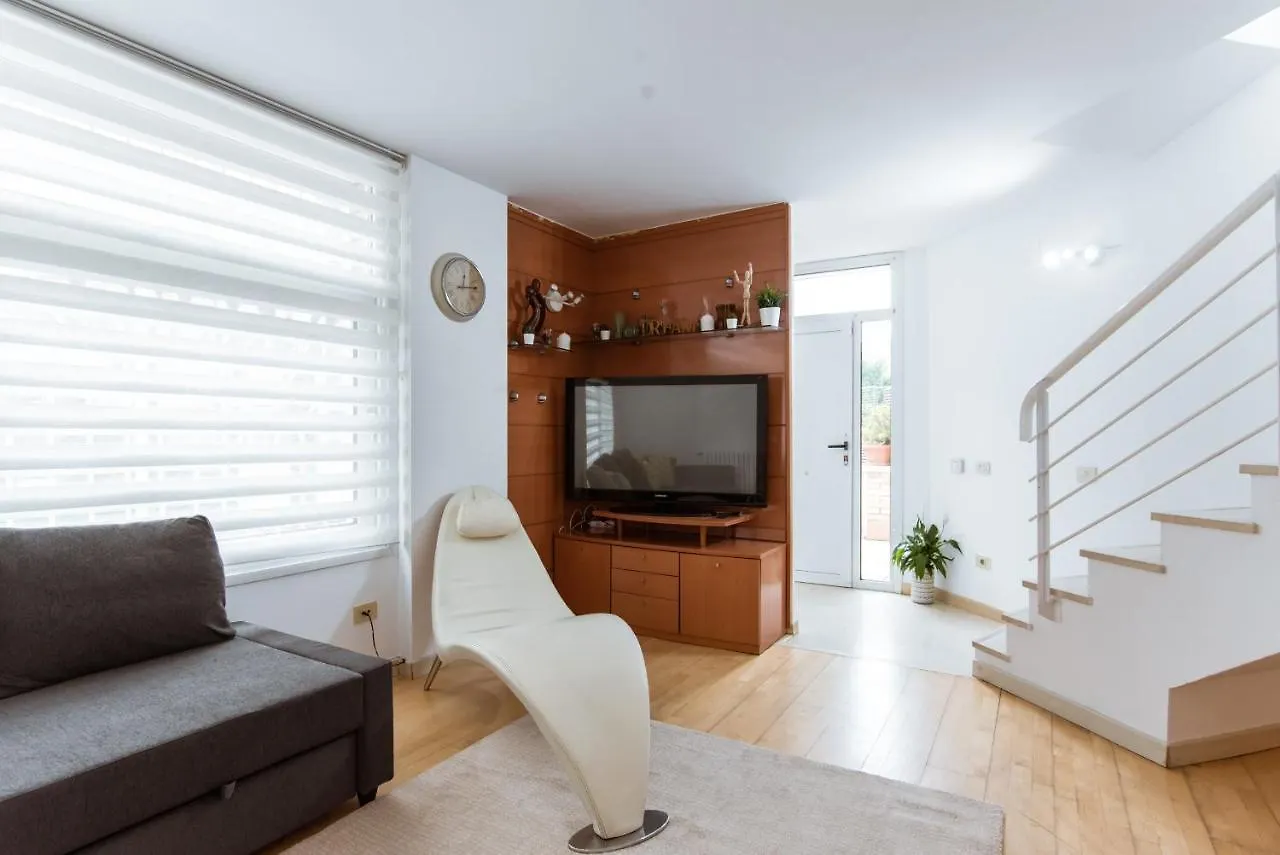Two Bedroom Townhouse Within 10Min Walk From Beach Barcelona Apartamento
