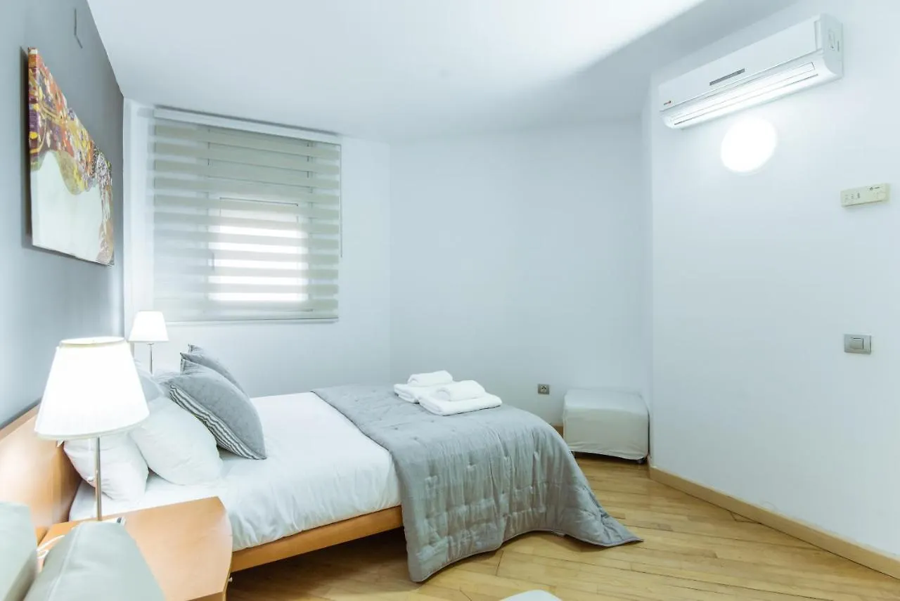 Two Bedroom Townhouse Within 10Min Walk From Beach Barcelona Spain